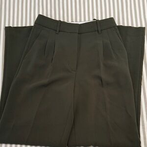NWOT Aritzia Effortless Pants in Dark Olive Green, Size 6